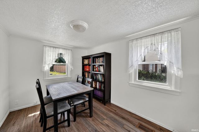 1616 Southeast Drive, South Bend, IN 46614
