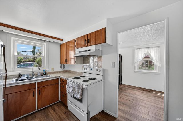 1616 Southeast Drive, South Bend, IN 46614