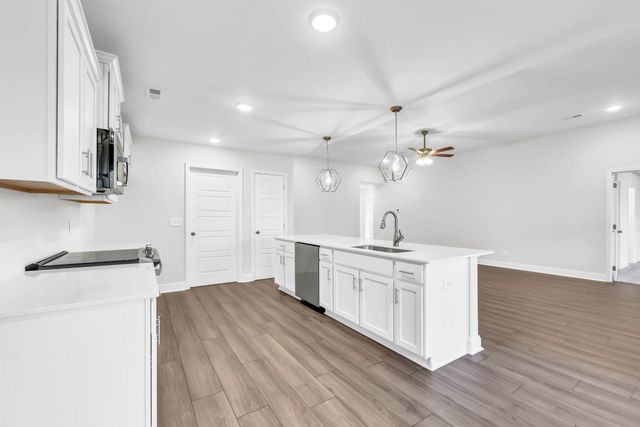 544 Ayden Ln, Clarksville, TN 37042