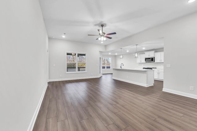 544 Ayden Ln, Clarksville, TN 37042