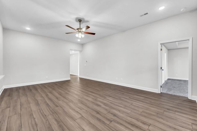 544 Ayden Ln, Clarksville, TN 37042