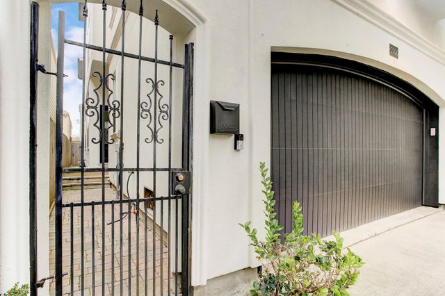 5506 Darling Street, Houston, TX 77007