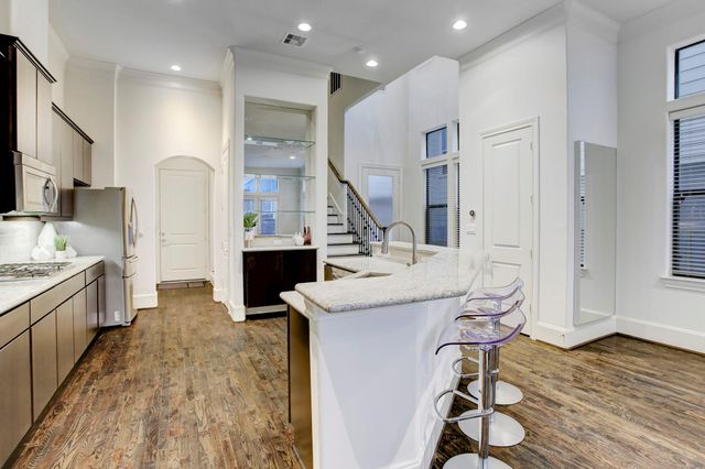 5506 Darling Street, Houston, TX 77007