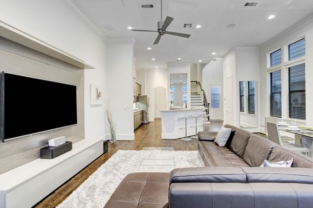 5506 Darling Street, Houston, TX 77007