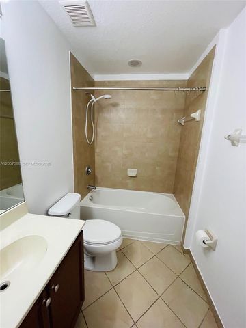 11601 NW 89 St 106, Doral, FL 33178