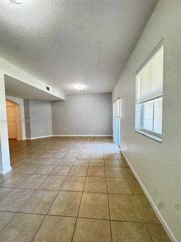 11601 NW 89 St 106, Doral, FL 33178