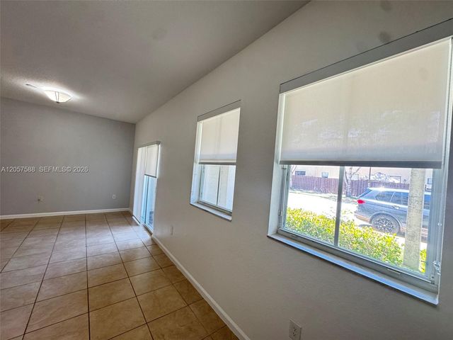 11601 NW 89 St 106, Doral, FL 33178
