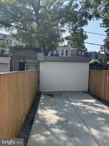 145 D ST SE, Washington, DC 20003