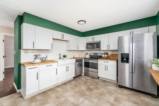 6035 Karl Road, Columbus, OH 43229