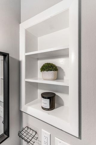 6035 Karl Road, Columbus, OH 43229