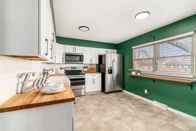 6035 Karl Road, Columbus, OH 43229