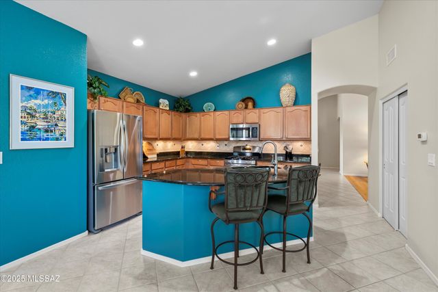 1451 N Old Adobe Drive, Green Valley, AZ 85614