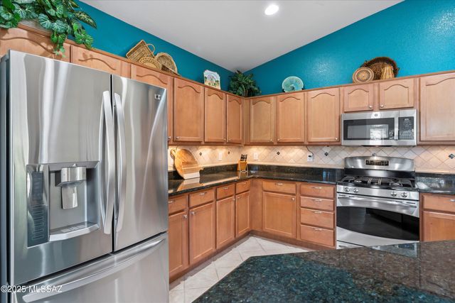 1451 N Old Adobe Drive, Green Valley, AZ 85614