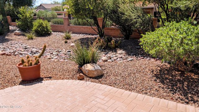 1451 N Old Adobe Drive, Green Valley, AZ 85614