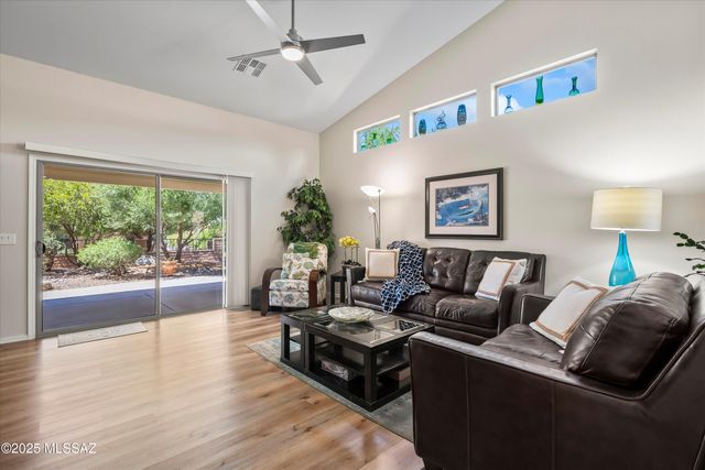 1451 N Old Adobe Drive, Green Valley, AZ 85614