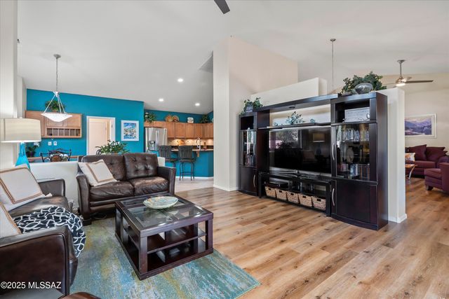 1451 N Old Adobe Drive, Green Valley, AZ 85614