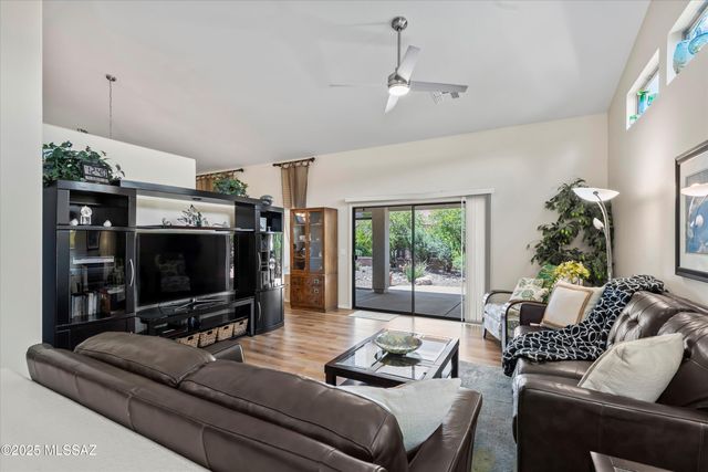 1451 N Old Adobe Drive, Green Valley, AZ 85614