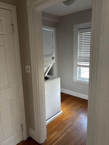 269 Brown 2, Waltham, MA 02453