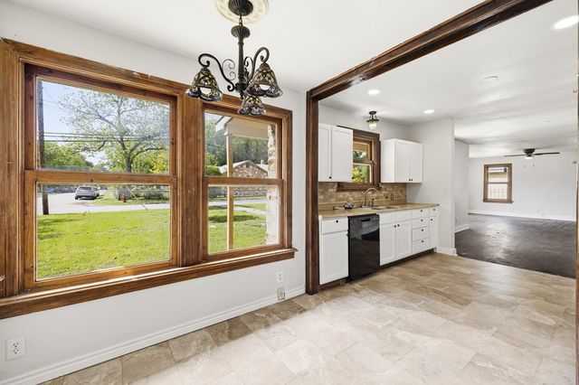 111 Lewis Rd, Kerrville, TX 78028