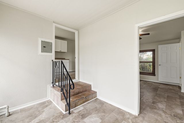 111 Lewis Rd, Kerrville, TX 78028