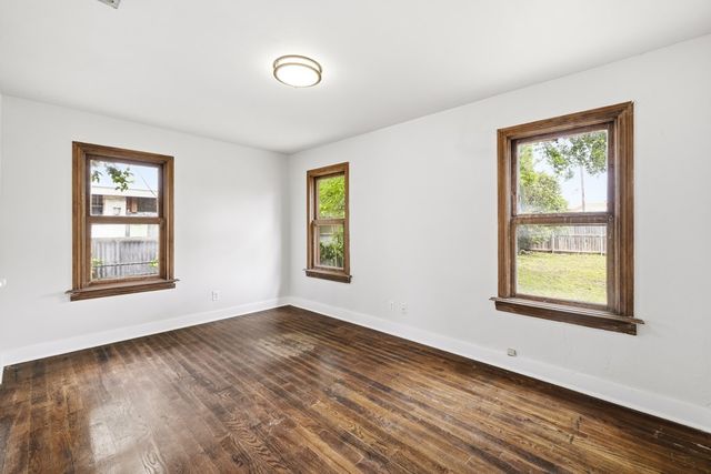 111 Lewis Rd, Kerrville, TX 78028