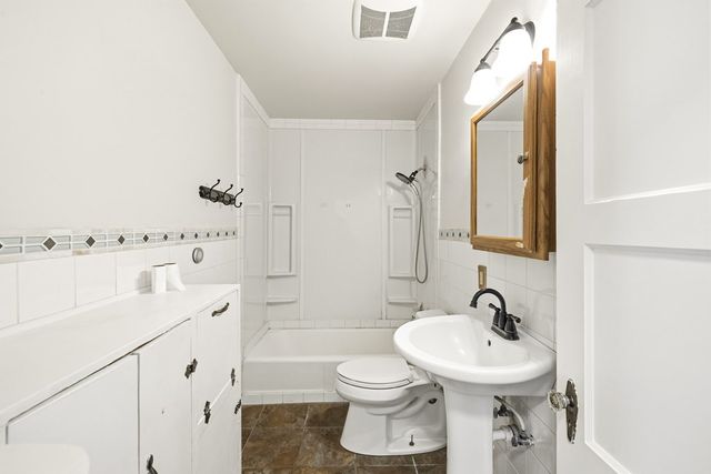 111 Lewis Rd, Kerrville, TX 78028