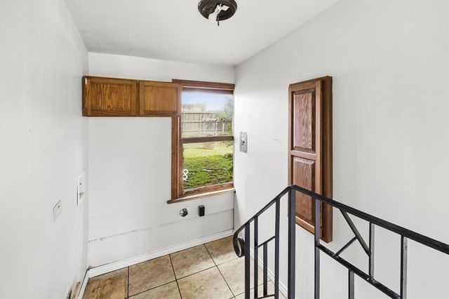 111 Lewis Rd, Kerrville, TX 78028