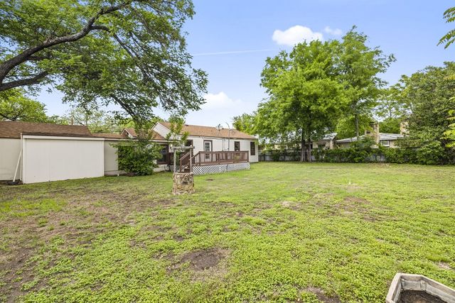 111 Lewis Rd, Kerrville, TX 78028