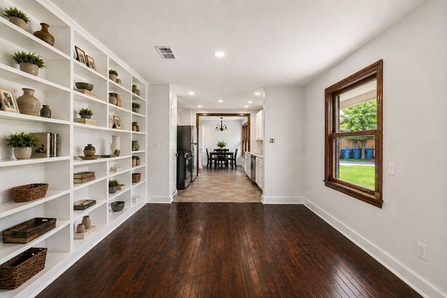 111 Lewis Rd, Kerrville, TX 78028