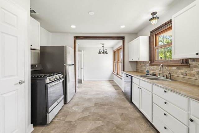 111 Lewis Rd, Kerrville, TX 78028
