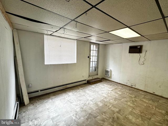 531 PEACOCK ST, Pottsville, PA 17901