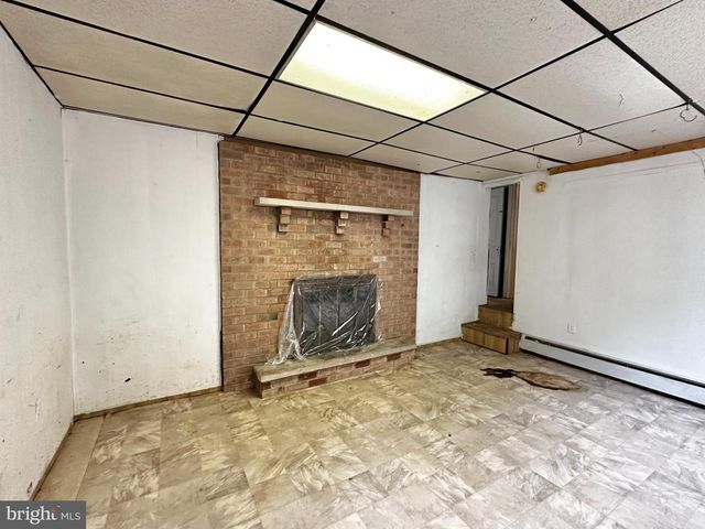 531 PEACOCK ST, Pottsville, PA 17901