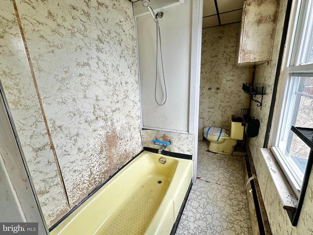 531 PEACOCK ST, Pottsville, PA 17901