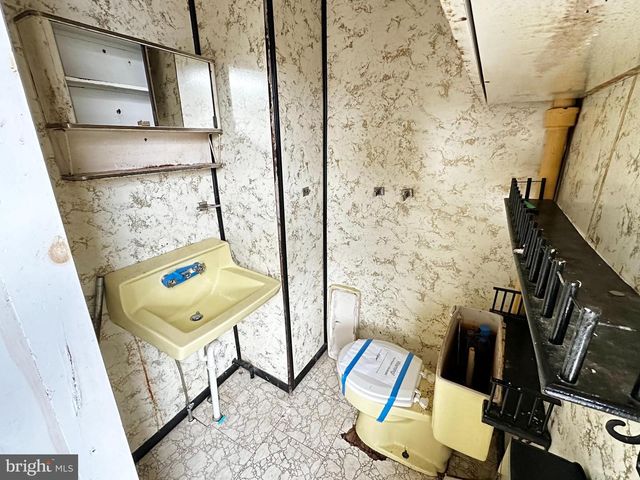 531 PEACOCK ST, Pottsville, PA 17901