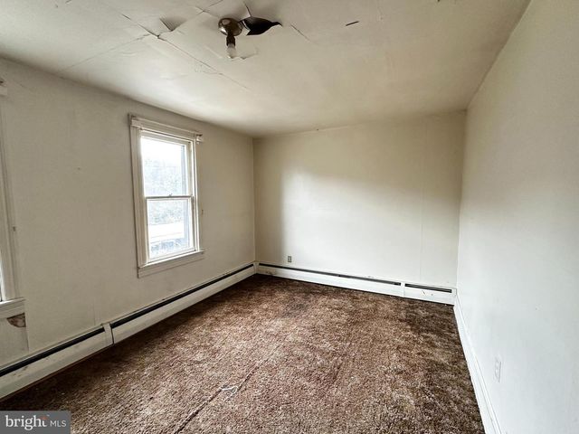 531 PEACOCK ST, Pottsville, PA 17901