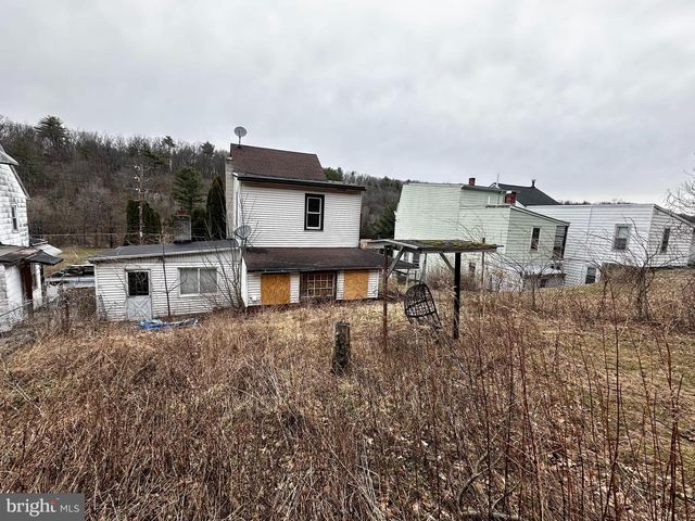 531 PEACOCK ST, Pottsville, PA 17901