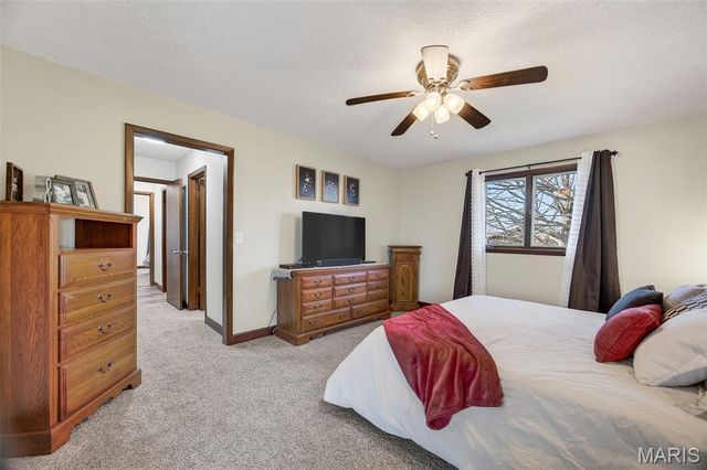 22762 Post Oak Lane, Lebanon, MO 65536