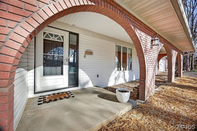 22762 Post Oak Lane, Lebanon, MO 65536