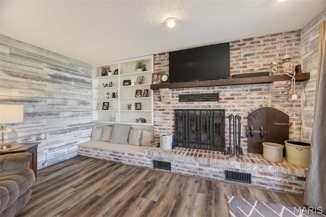 22762 Post Oak Lane, Lebanon, MO 65536