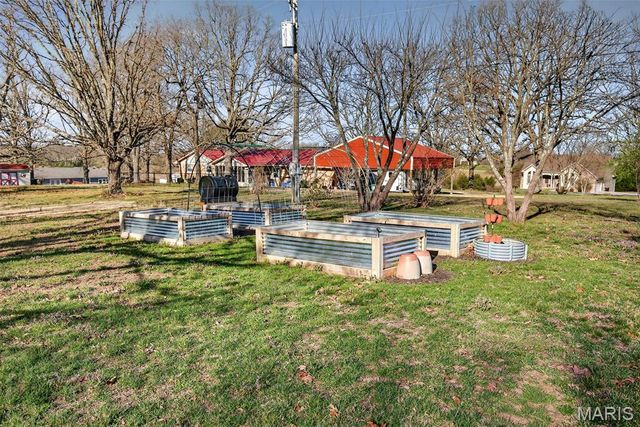 22762 Post Oak Lane, Lebanon, MO 65536