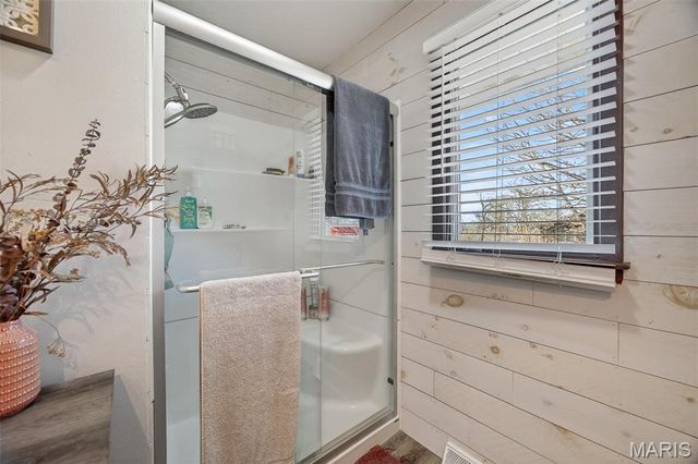 22762 Post Oak Lane, Lebanon, MO 65536