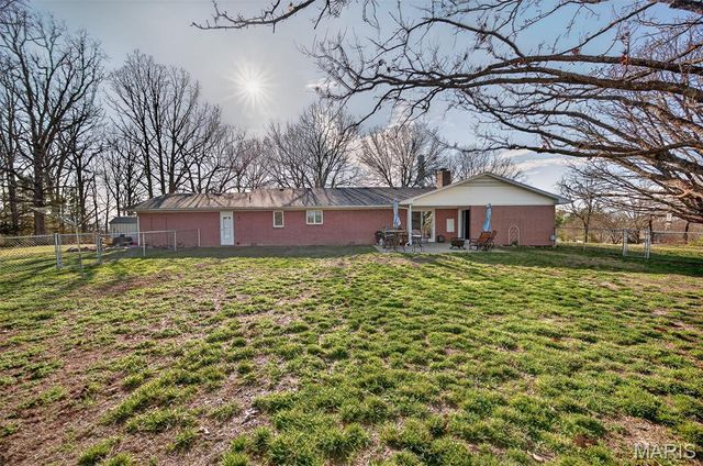 22762 Post Oak Lane, Lebanon, MO 65536