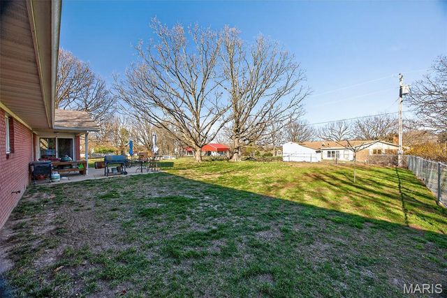 22762 Post Oak Lane, Lebanon, MO 65536