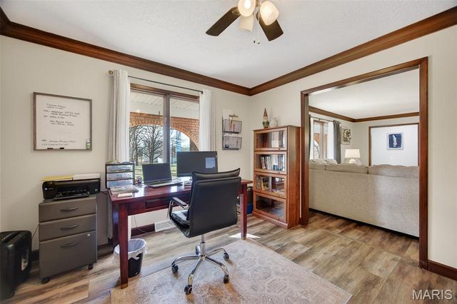 22762 Post Oak Lane, Lebanon, MO 65536