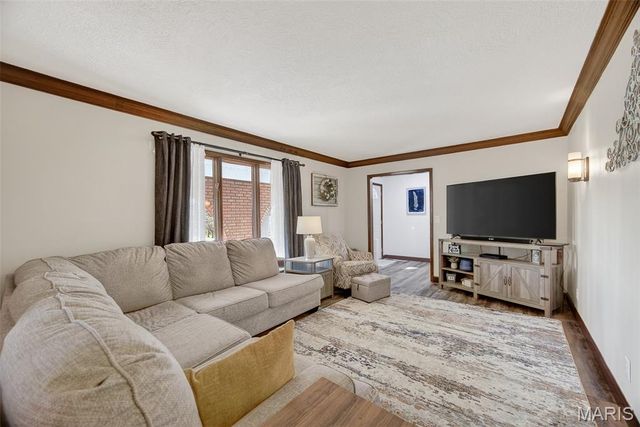 22762 Post Oak Lane, Lebanon, MO 65536