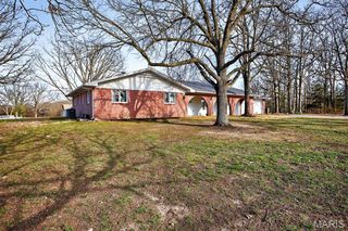 22762 Post Oak Lane, Lebanon, MO 65536