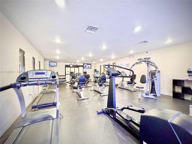 9501 Sunrise Lakes Blvd 306, Sunrise, FL 33322