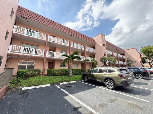 9501 Sunrise Lakes Blvd 306, Sunrise, FL 33322