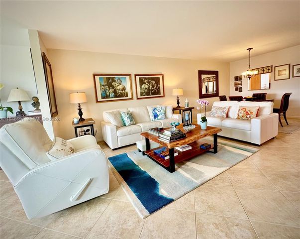 9501 Sunrise Lakes Blvd 306, Sunrise, FL 33322