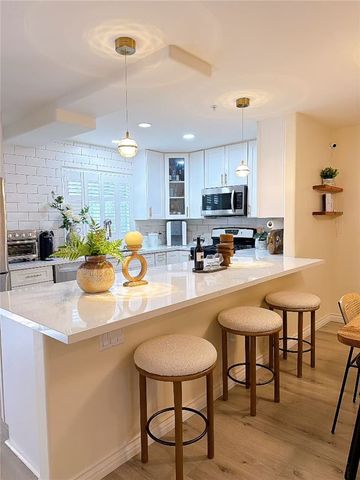 1133 S Hoover Street 314, Los Angeles, CA 90006